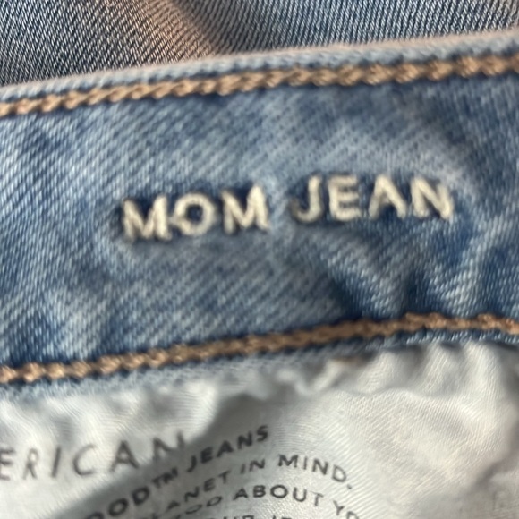American Eagle outfitters women’s lightly distressed mom jeans size 12 shorts . - Picture 8 of 9